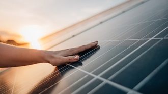 Thuisbatterij om energie van zonnepanelen op te slaan: niet interessant